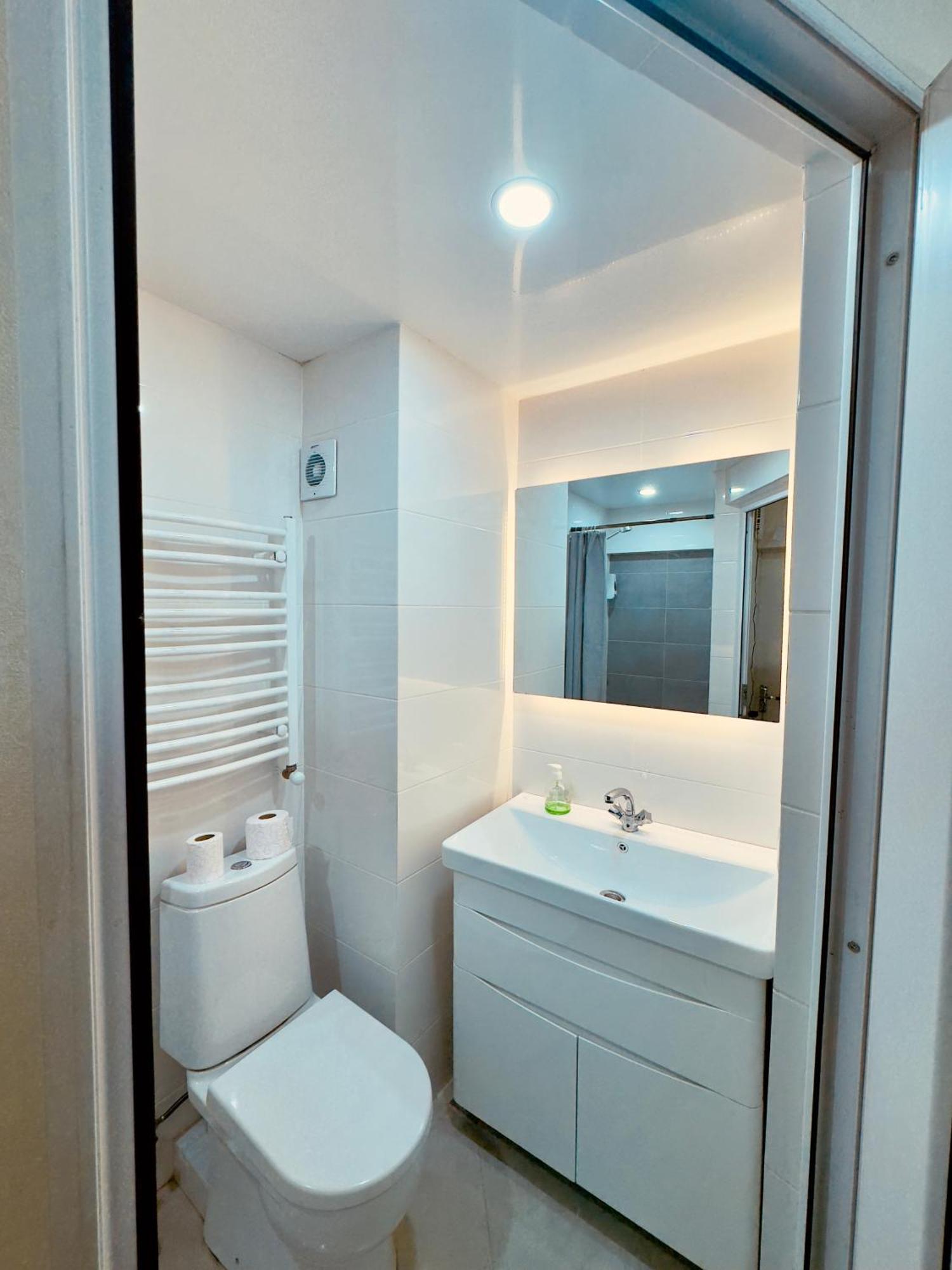 Gss - A Apartment Tbilisi Ngoại thất bức ảnh